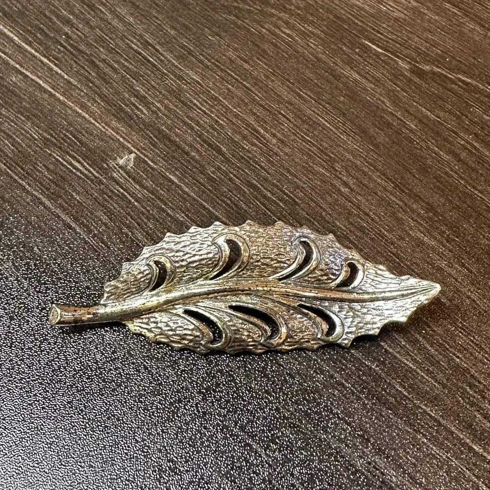RARE Mid Century Danecraft 925 Sterling Silver Textured‎ leaf Brooch